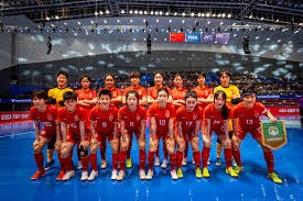 詹姆斯：膝盖已经好转很多 我保持上半身的训练 也骑了静态自行车