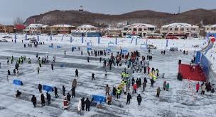 王建民的沉球在洋基球场屡次引发滚地球出局，被媒体称为“滚地球大王”